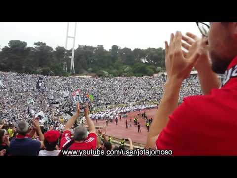 Adeptos do SL Benfica aplaudem claque do Vitória de Guimarães no Jamor 2017