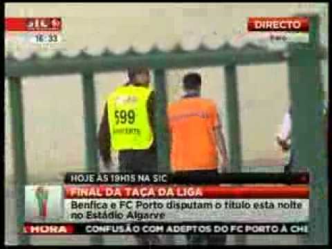 Confrontos Porrada SL Benfica vs FC Porto Taça da Liga 2010 Parte 01