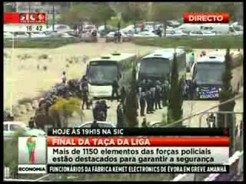 Confrontos Porrada SL Benfica vs FC Porto Taça da Liga 2010 Parte 02