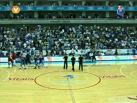 Basquetebol: FC Porto 86-76 Benfica