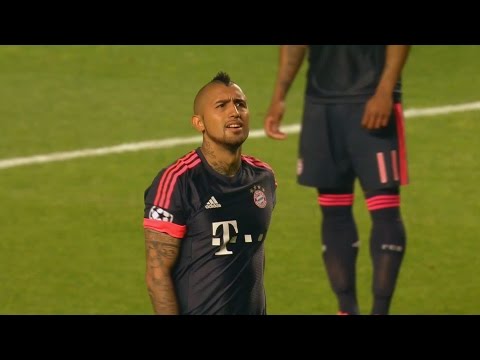 Arturo Vidal vs SL Benfica Away HD 1080i (13/04/2016) by 1900FCBFreak