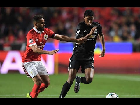 Marcus Rashford humiliates Douglas Pereira during Benfica vs Manchester United