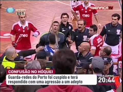 Adeptos de Benfica cospem em jogador do FC Porto – Hoquei em Patins 05/01/13