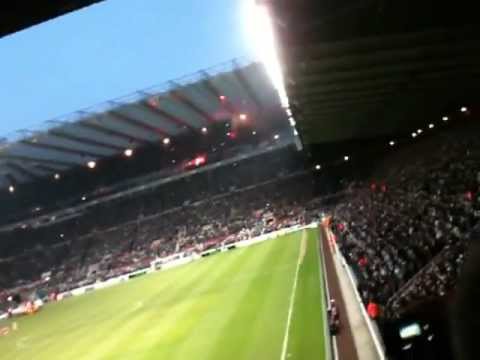 Yohan Cabaye chant-sang at the benfica game