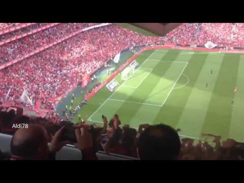 Benfica fans ultras reaction on goal Franco Cervy & Raúl Jiménez   SL Benfica vs Vitoria Guimaraes