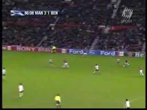 Manchester United v Benfica – Rooney Run